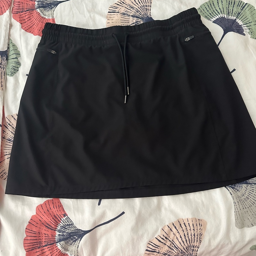 Like New Kyodan Skort in Black size G/L